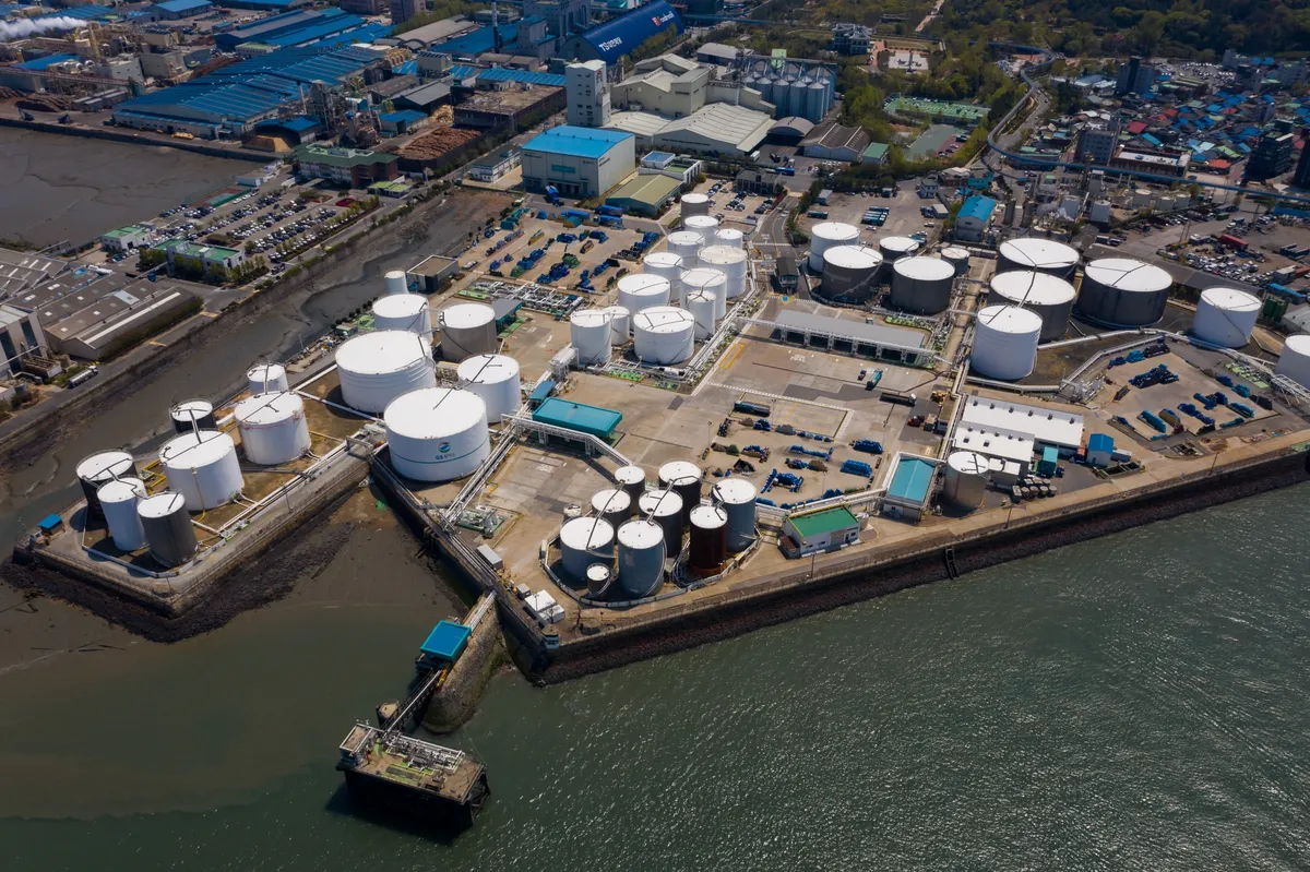 Asian Refiners Scour the World for Oil With Hormuz Flows Halted